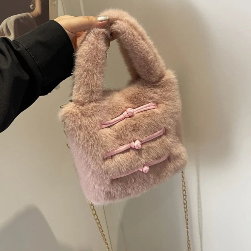 Fashionable Chinese retro shoulder bag autumn and winter simple chain womens cross body bag plush version bucket bag 241025