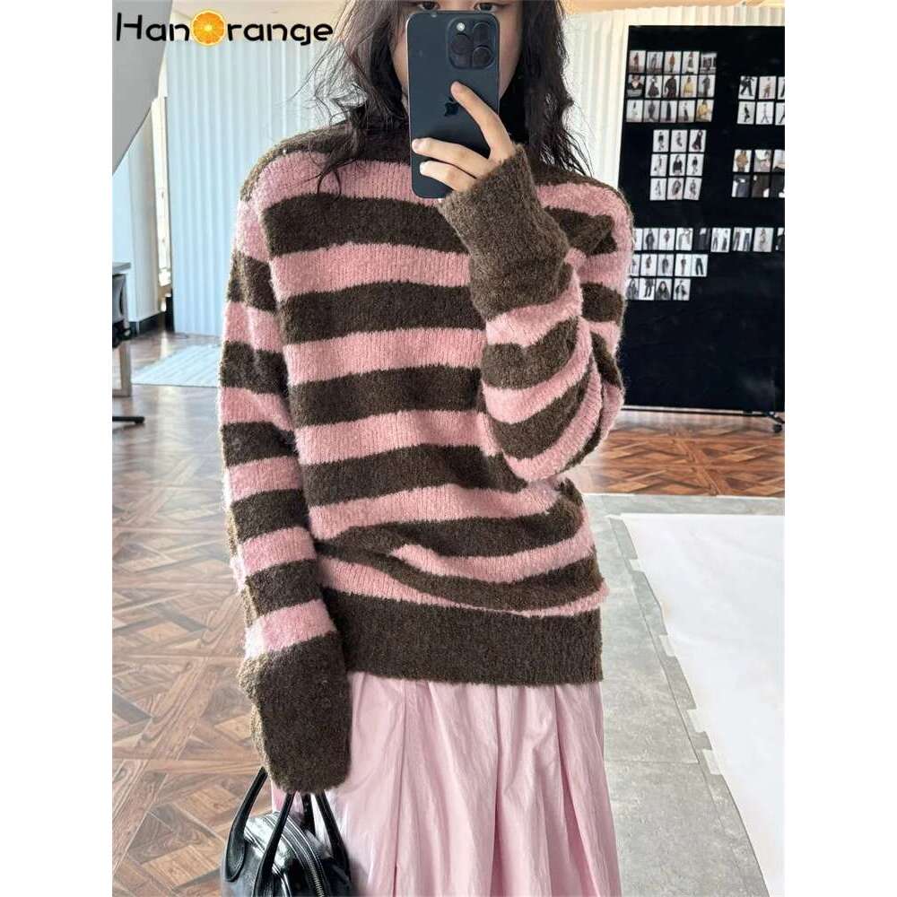 Hanorange 2024 Winter Contrast Striped Wool Sweater Women Soft Sticky Silhouette Knitting Top Rice Brown/Pink Coffee