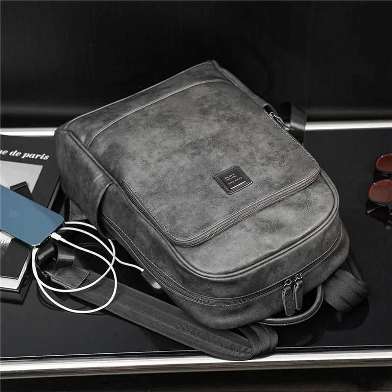 2023 New Natural Cowskin Genuine Leather Mens Backpack Fashion Large Capacity Shoolbag For Boy Leather Laptop Backpack BagXJ241026