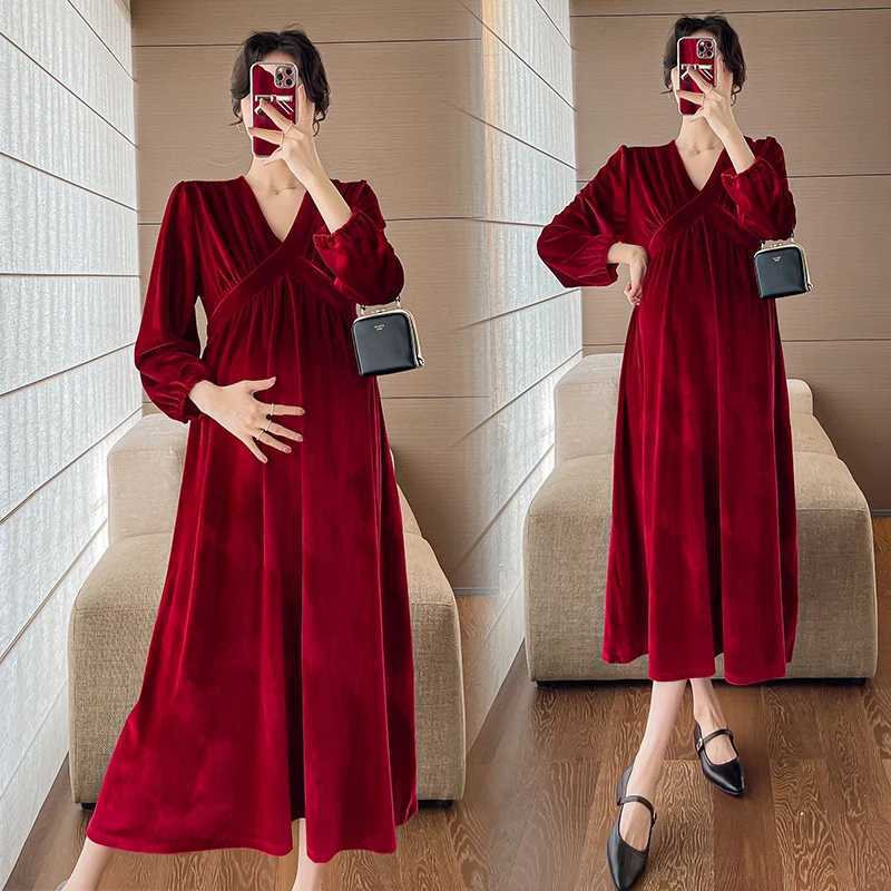 Winter maternity basic dress long sleeved V-neck elegant maternity dress Velour dress plus size maternity party dress black and red W241026