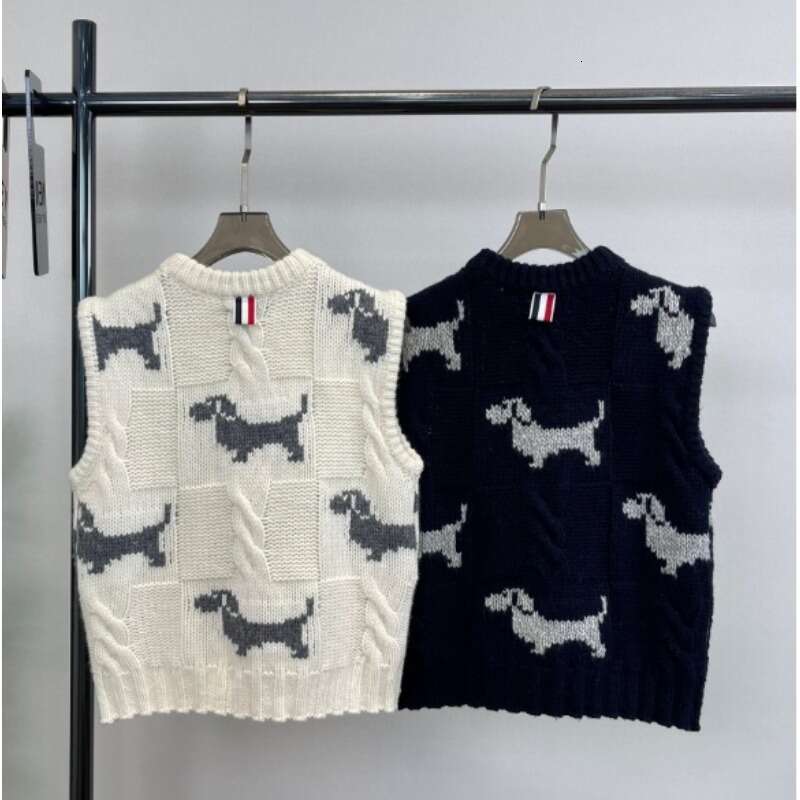 2024 Autumn/Winter New Dog Inlaid Wool Vest Women's Jacquard Top Round Neck Pullover Knitted Sweater