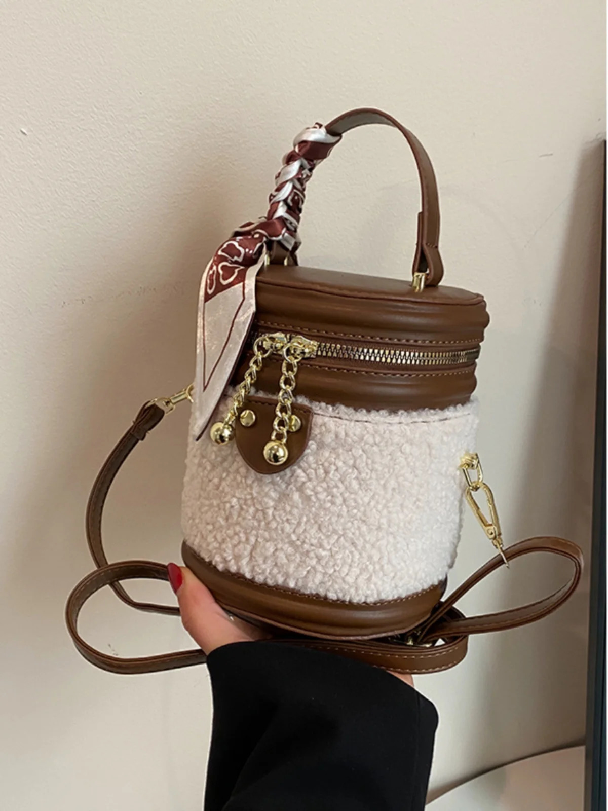 Handbag with ribbon Korean autumn fashion plush spice PU cross body bag high-end textured shoulder bag 241025