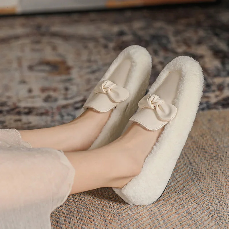 Winter white wool shoes for women sheepskin flat bottom bow knot Mocassines plush cotton snow boots for women Hiver Lambswool Loafers 241024
