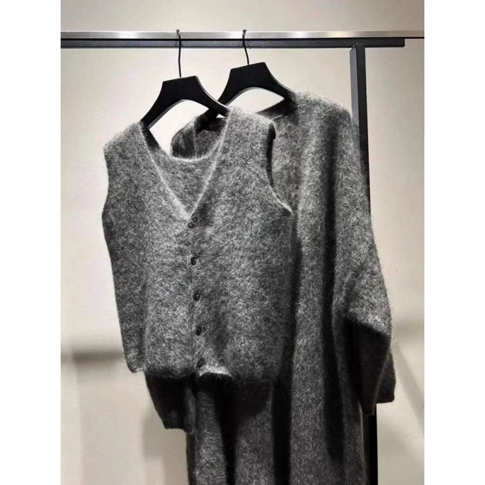 British Style Raccoon Fur Sweater Jacket, Autumn And Winter High-End Retro Vest Paired With Long Jacket Two-Piece Set