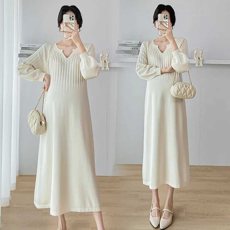 Autumn and winter pregnant womens clothing plus size solid color long sleeved V-neck pregnant womens knitted dress loose pregnant womens dress W241026