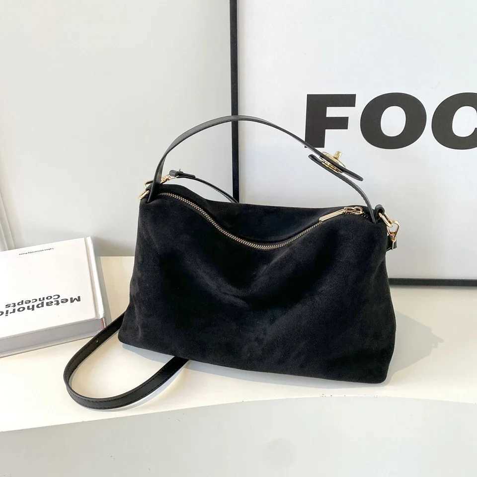 Womens high-end retro bag 2024 new textured frosted shoulder bag large capacity horizontally connected Y250319