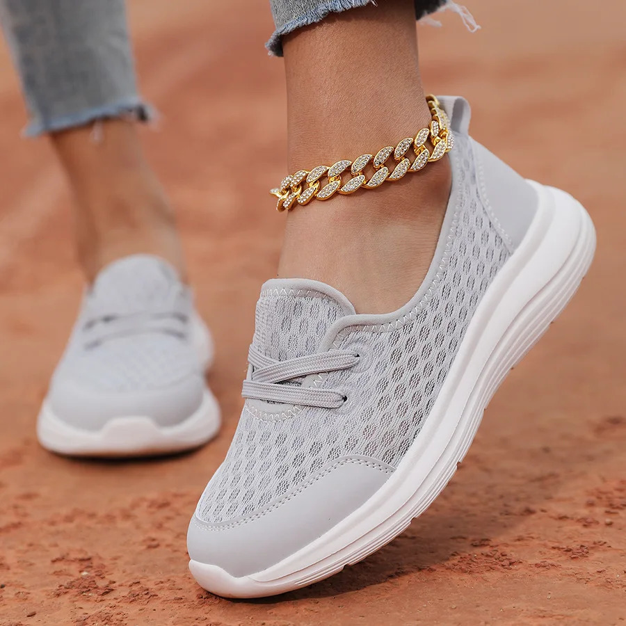 2024 mesh casual soft sole lightweight running and sports womens shoes comfortable and breathable flat bottom outdoor fitness shoes 241024