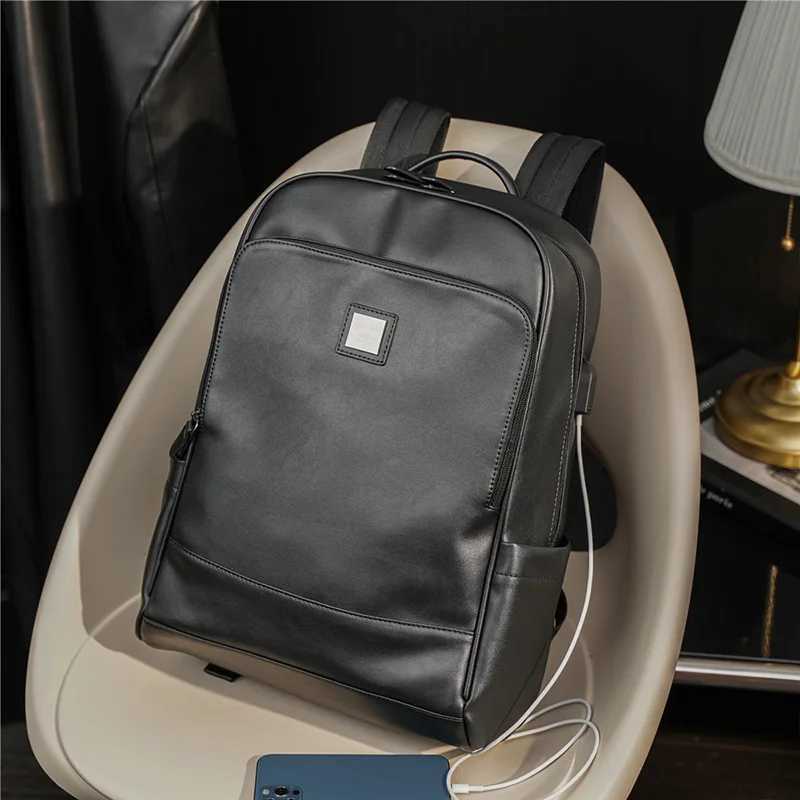2023 New Natural Cowskin Genuine Leather Mens Backpack Fashion Large Capacity Shoolbag For Boy Leather Laptop Backpack BagXJ241026