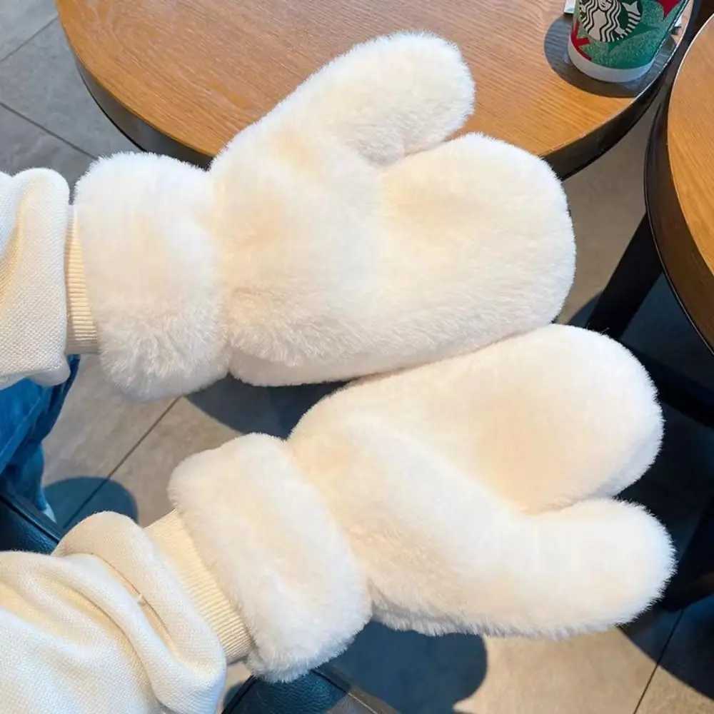 1 pair of cute and warm female winter Gs new thick fluffy white plush Gs velvet letter Gs size one W241026