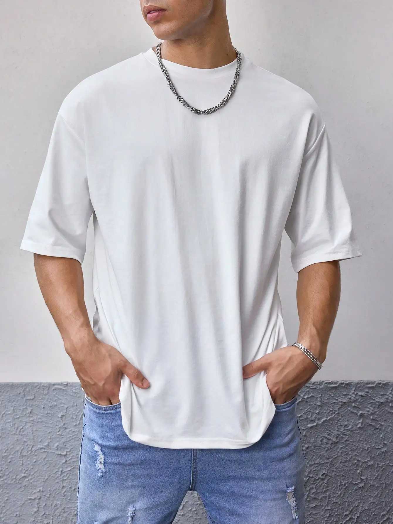 Mens white T-shirt solid color summer mens casual short sleeved O-neck summer solid color T-shirt breathable top mens clothing W241026