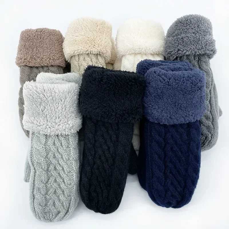 Womens Fashion Knitted Twisted Flower Hoodie Winter Womens Wool and Cashmere Velvet Thickened Warm Full Finger G-Tube W241026