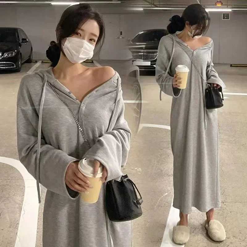 Autumn winter density knitted maternity sweaters elegant V-neck maternity bodysuits W241026
