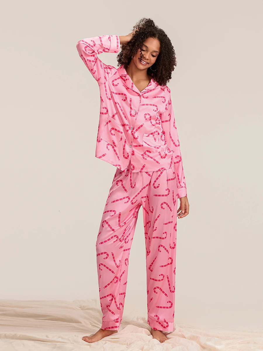 Women s 2 Piece Lounge Set Cozy Winter Snowflake Reindeer Christmas Tree Print Top and Bottom Pajama for Sleepwear 241025