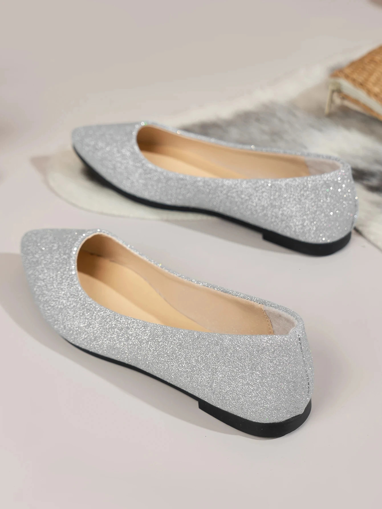 ly arrived 2024 womens Pointed Toe beautiful and fashionable summer shoes flat ballet dancers comfortable casual womens shoes 241024