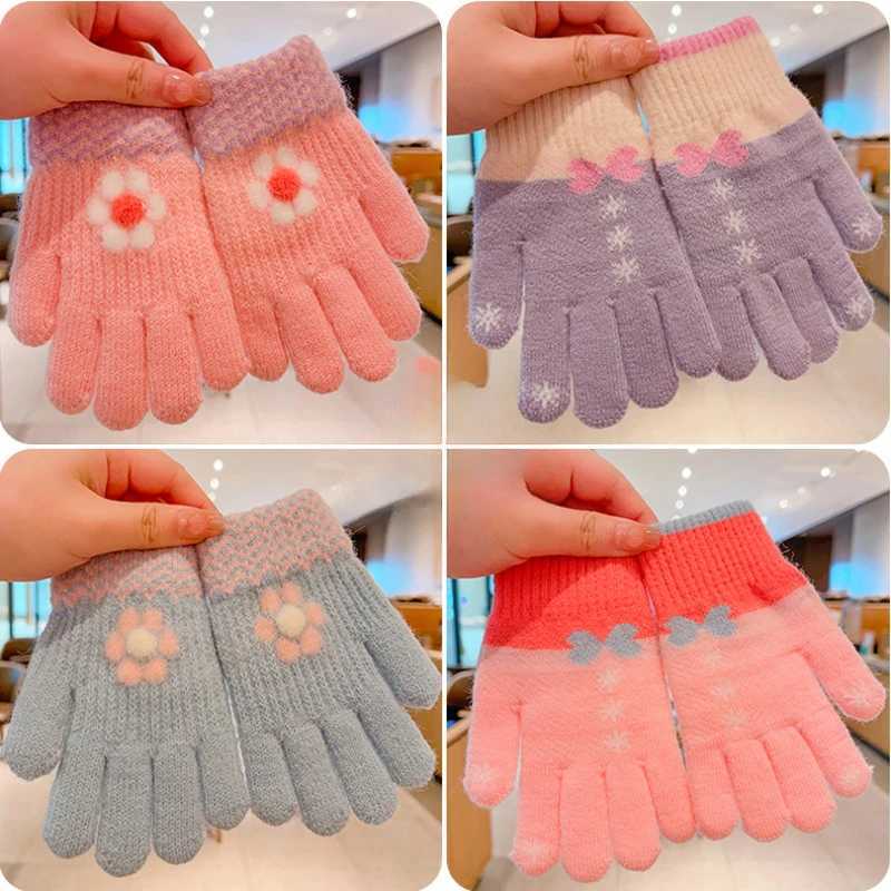 2023 New Girl Winter Knitted Bow Printed Plush Soft Five Finger Gs Childrens Outdoor Warmth Gs Childrens Colors Gs W241026