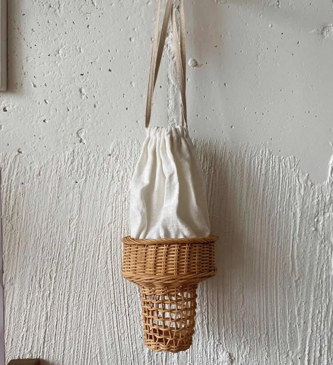 ice cream shaped Rattan bag hollow willow womens shoulder bag handmade womens summer cross bag fashionable small wallet 241025
