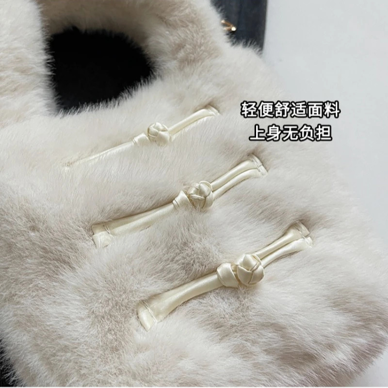 China Retro Shoulder Bag Autumn/Winter Simple Fashion Chain Ten Font Womens Bag 241025