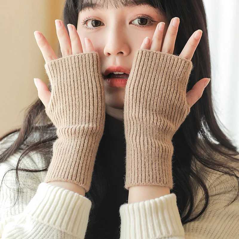 Short Finger Gs Womens Finger Gloves Winter Warm Knitted Arm Sleeves Exquisite Casual Soft Girls Gothic Clothing Punk Gothic Gs W241026