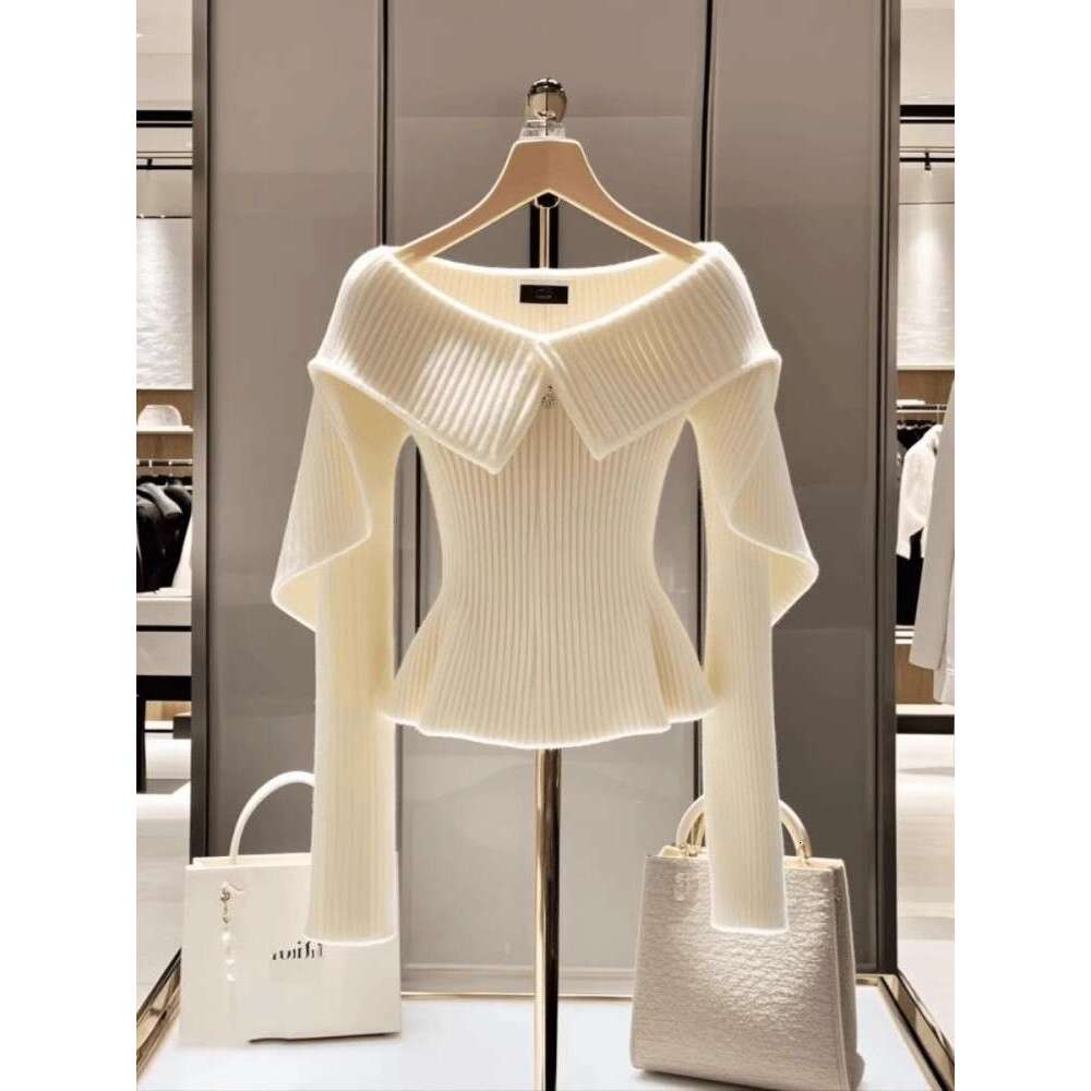 High End One Shoulder Long Sleeved Top For Autumn Winter New Design, Stylish And Unique Slim Fit Sweater