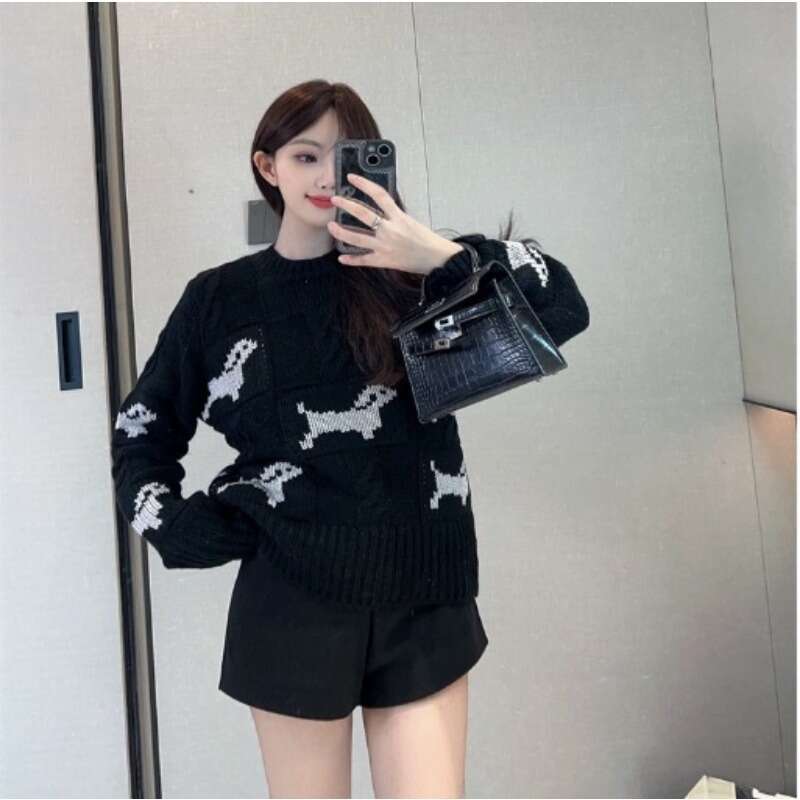 2024 Autumn/Winter New Dog Inlaid Wer Woolen Women's Round Neck Versatile Knitted Hooded Sweater