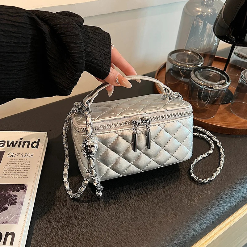 Home>Products> Chain PU Leather Plain Bedding Womens Handbag 241025