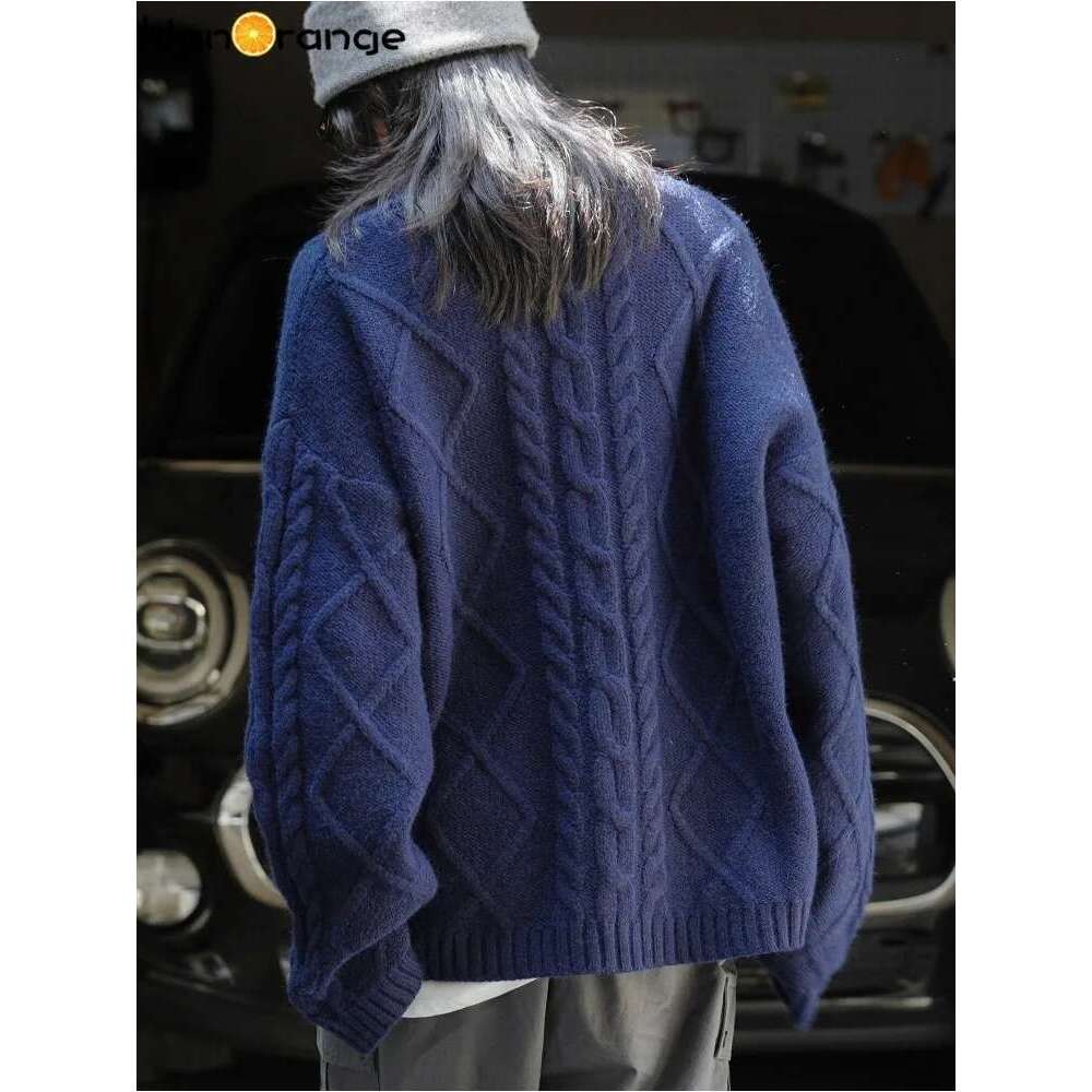 Hanorange 2024 Winter Retro Twisted Sweater Women O-Neck Pullover Loose Warm Knitted Top Light Green/Navy Blue