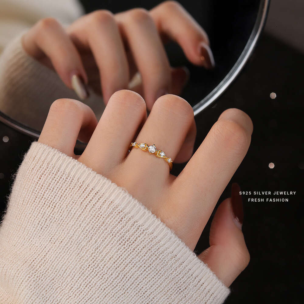 Sterg Sier Shiny Zircon Geometric Ring for Women Simple Elegant Party Wedding Jewelry Accessories