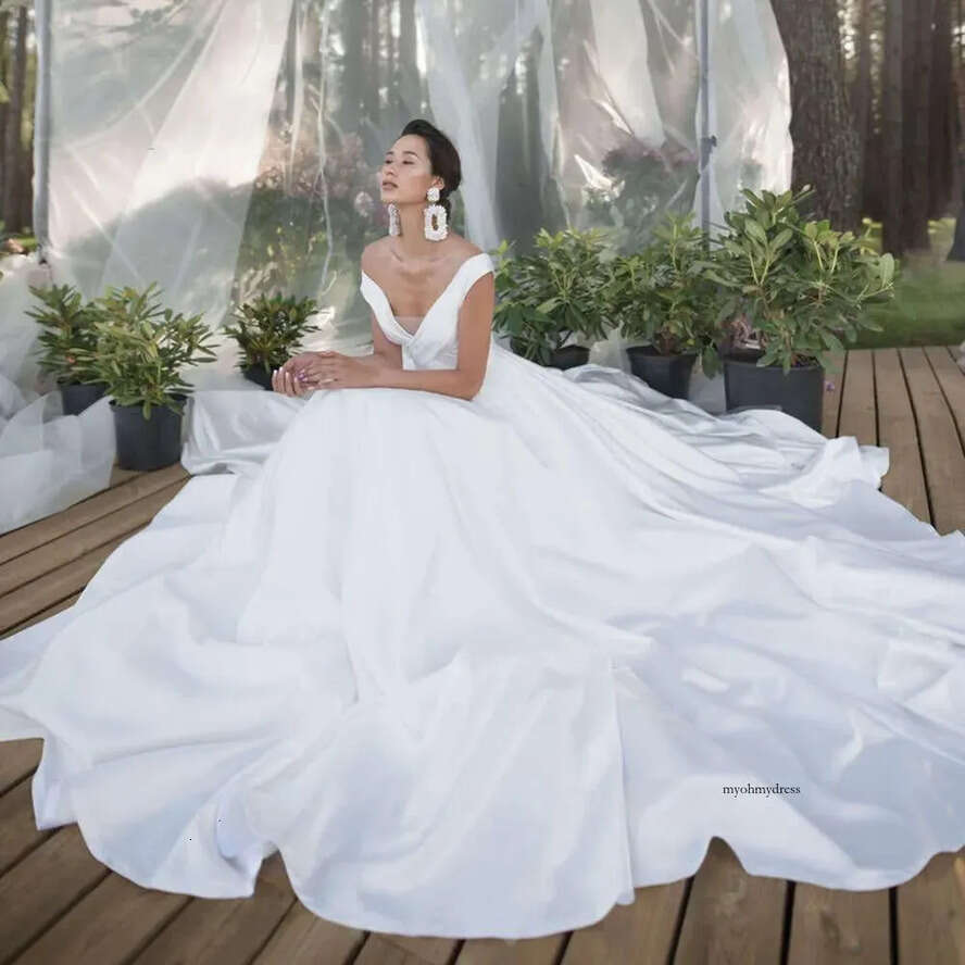 Simple Plus Size A E Wedding Dress Satin Bridal Gowns Off Shoulder V Neck Ruffle Pleats Zipper Back Sweep Train Country Style Formal Marriage Dresses 
