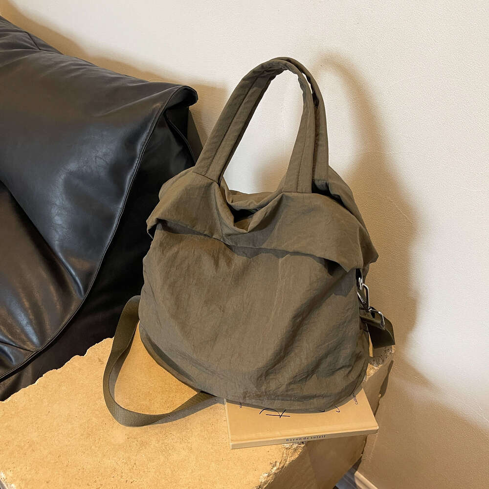 Color Solid Simple Fashionable Leisure All-Match Tote Bag With Large Capacity For School, Work And Commute.