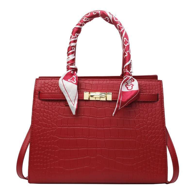 Wedding large capacity female niche available for daily use, envelope, mother, red wedding special women's bag, bride's shoulder bag