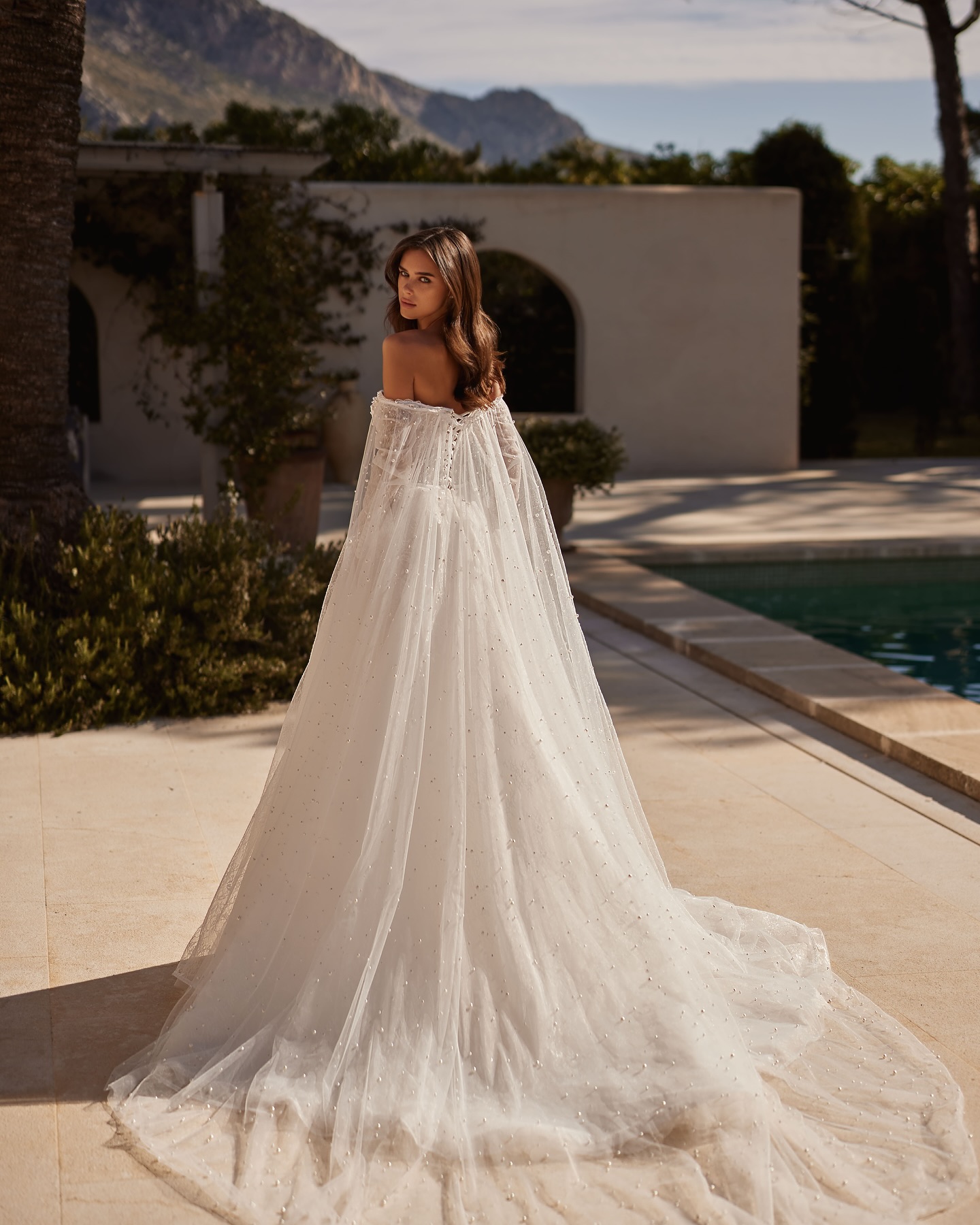 Pearls Dresses Gorgeous Bridal Gowns 2024 Off Shoulder Long Sleeves Wedding Dress A E Bone Bodice Lace Robe De Mariee