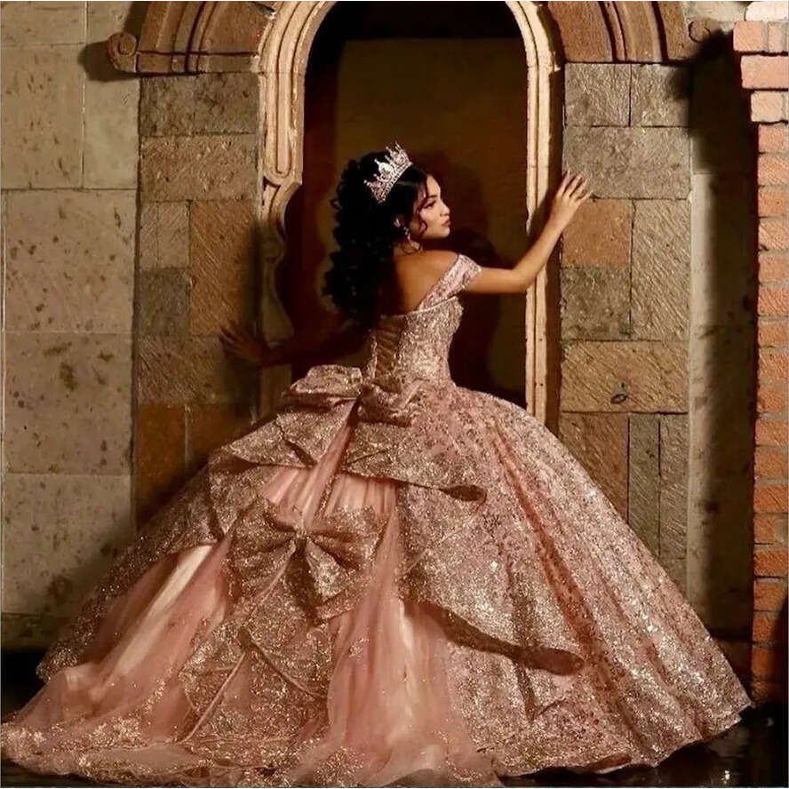Pink Sweetheart Neck Sweet 16 Quinceanera Dress 2024 Sparkly Lace Appliques Sequins Princess Ball Gown Vestidos De 15 Anos 0509