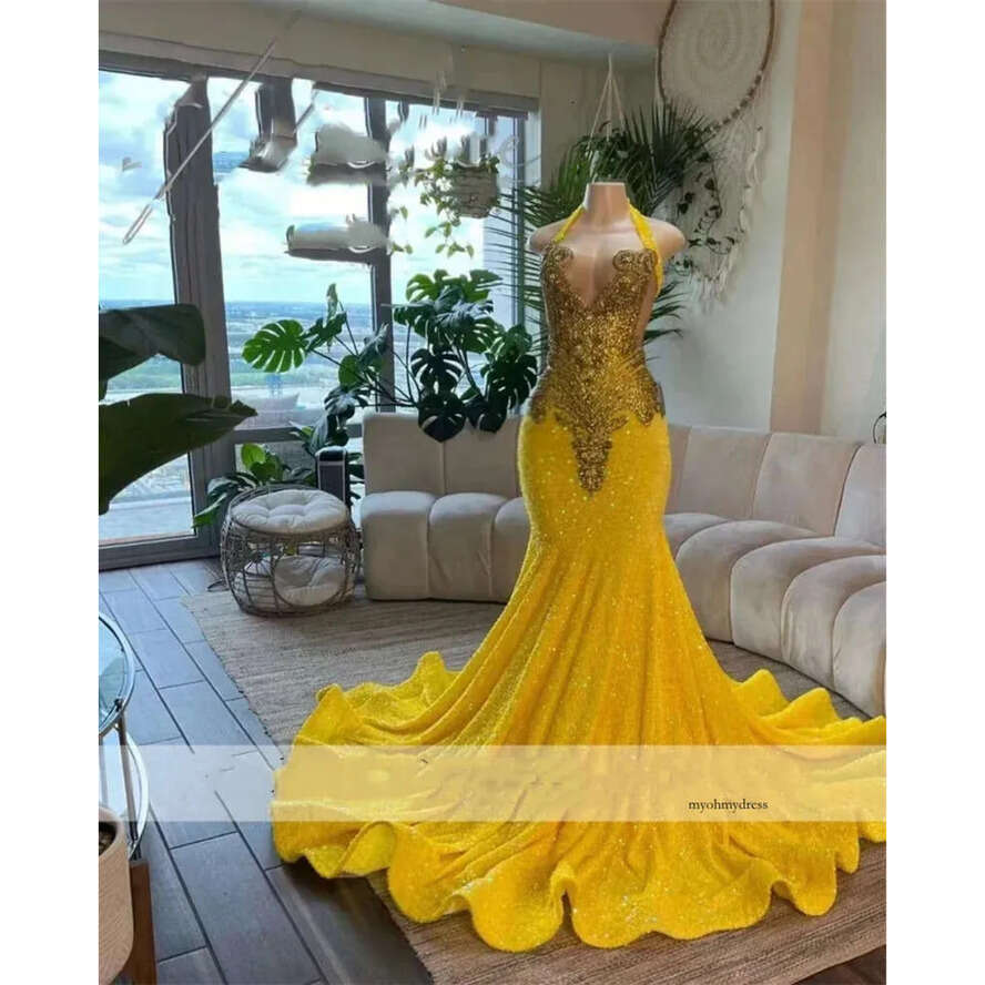 Glitter Dias Long Yellow Prom For Black Girls 2024 Halter Beaded Crystal Rhies Sequins Gown Birthday Party Dress 0431