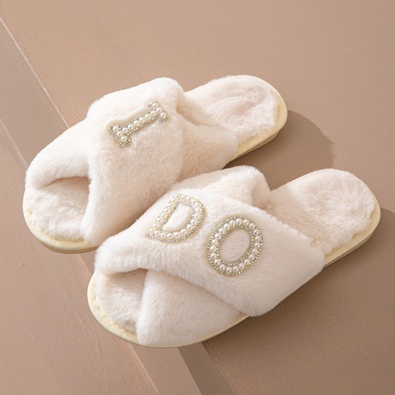 Fashionable Women Slippers Fur Sequins Sandal Fluffy Plush Flip Flops Comfortable Slides Slip On Sandals