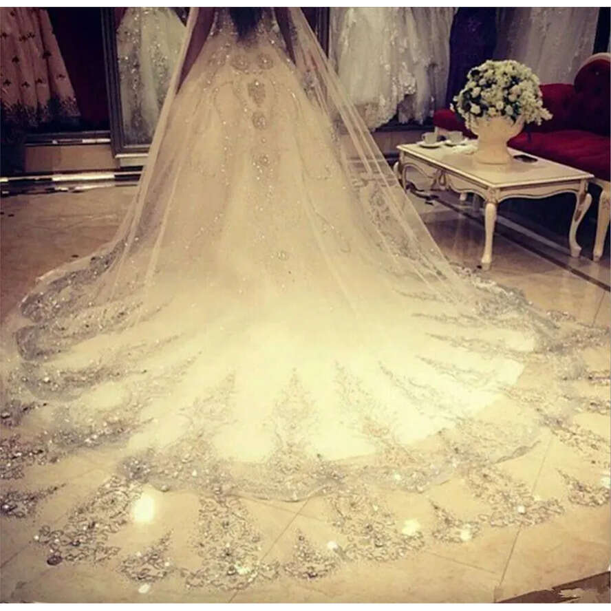 Dazzg Princess Sparkly Dresses 2024 Jewel Neck Cathedral Train Cap Sleeve Handmade Rhies Crystal Wedding Gown 0509