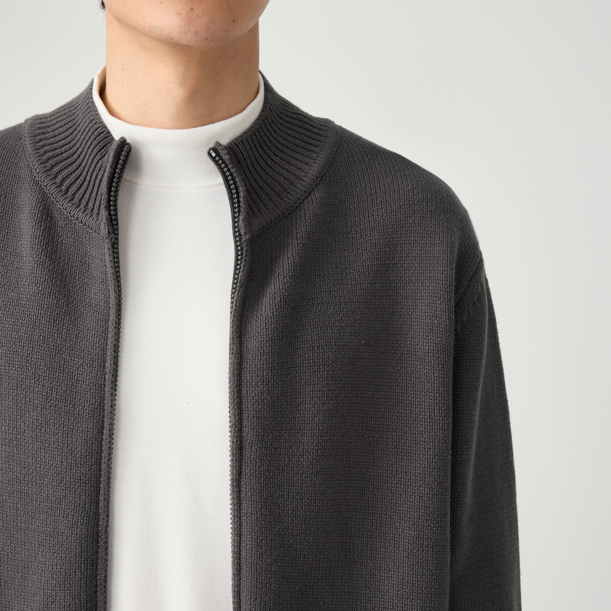 2024 new designer simple thick half high neck knitted men's clothing 2024 autumn and winter men's workwear jacket cardigan 2703