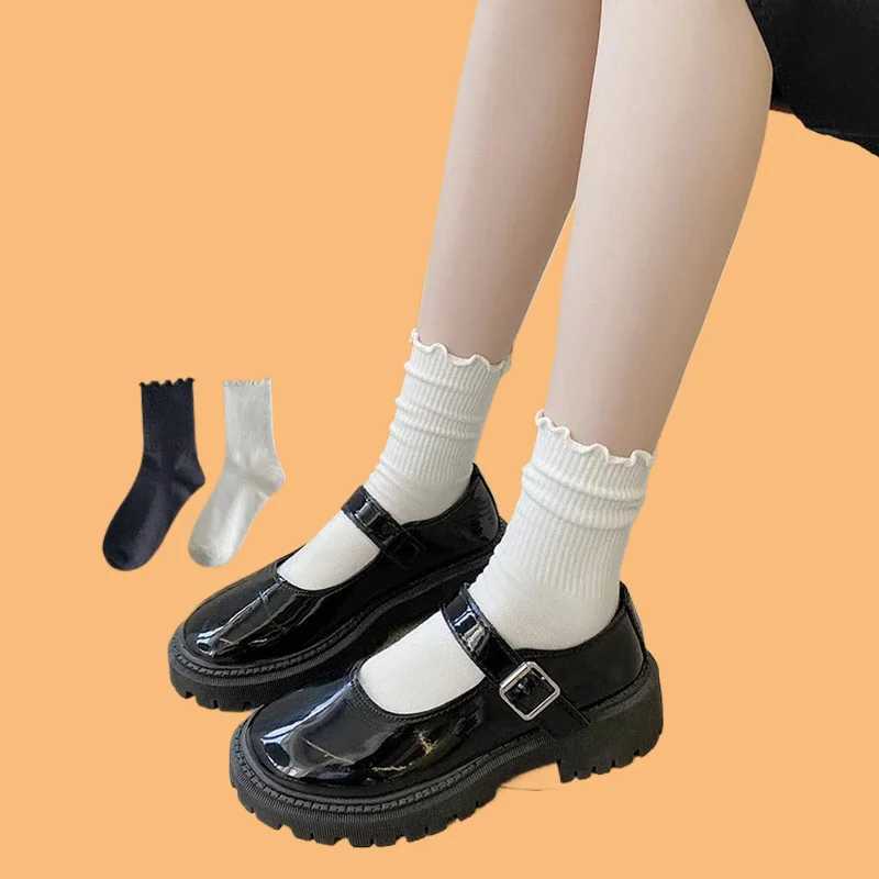 5 pairs of black and white novel and interesting ankle cute pure cotton breathable fashionable crew socks for women with ruffled edges W241028