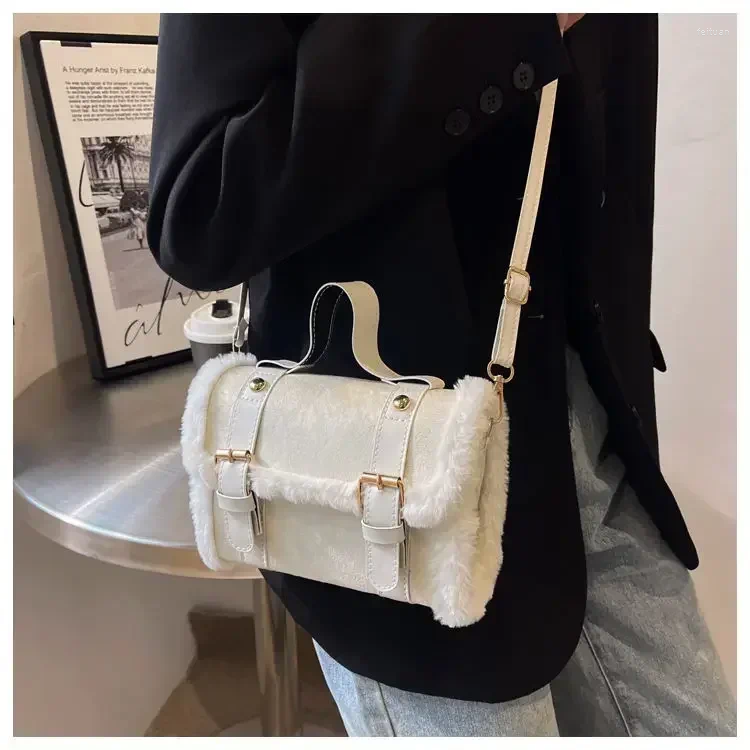 2025 NEW School Bags Lamb Wool Splicing Crossbody For Women Winter Fashion Shoulder Bag Lady Small Square Handbag Trend Korea Style Satchel zhanyishen