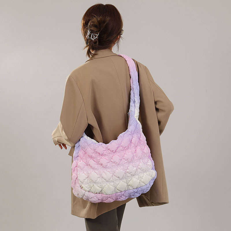 CMM Korean Version Autumn and Winter New Fashion Pleated Bubble Bag Hand Held One Shoulder Armpit Bag Dumpling Down Bag Tote Bag
