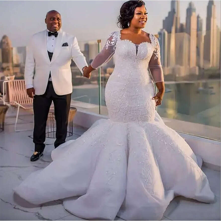 2024 Plus Size Mermaid Dresses Long Sleeves Sweetheart Necke Sequins Applique Lace Sweep Train Organza Satin Wedding Bridal Gown 0431