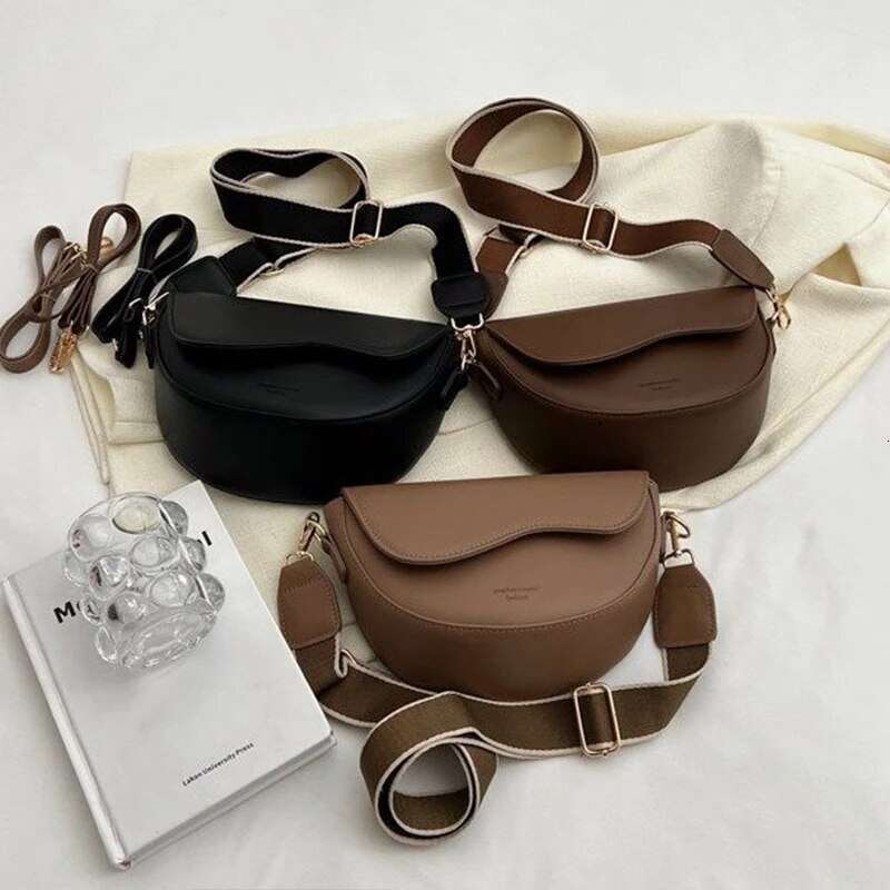 urious Fashionable PU Leather Shoulder and Crossbody Bag Suitable for WOMEN'S TRAVEL
