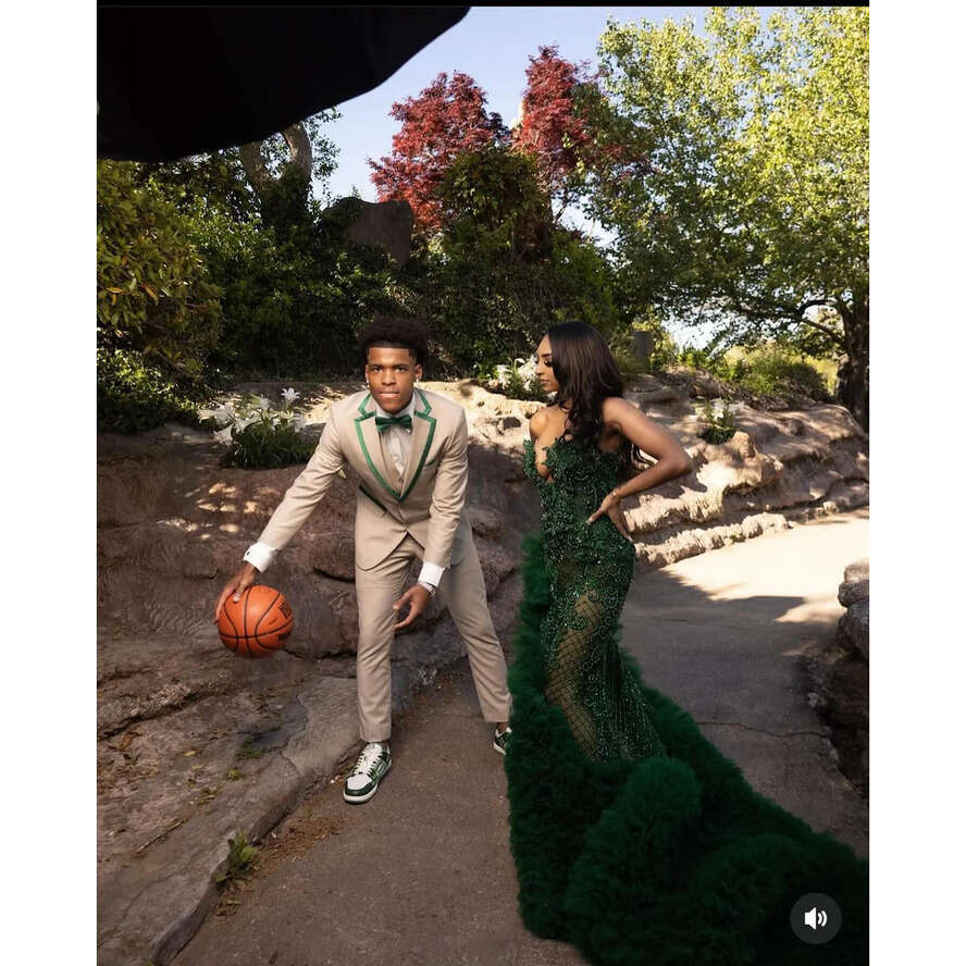 Stunning Crystal Green Prom Dress Black Sweetheart Beaded Sequins Evening Elegant Tulle Ruffle Thigh Split African Formal Dresses For Women 0515 Dr032