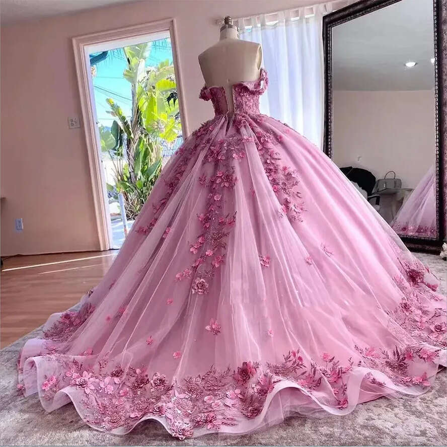 Pink Pretty Wers Lace Beaded Quinceanera Dresses Off The Shoulder Princess Ball Gown Prom Evening Puffy Long Train Sweet 15 16 Dress For Girls Formal 