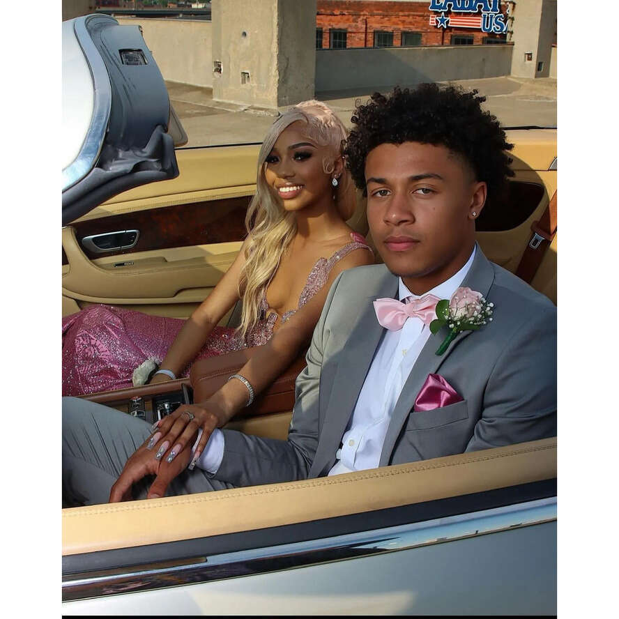 Stunning Crystal Mermaid Prom Dress Saudi Arabic Sheer V Neck Beaded Tassels Evening Elegant Sweep Train African Formal Dresses For Women 0515