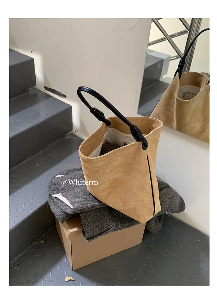 2024 Version of Instagram Large Bag Retro Suede Contrasting Color Single Shoulder Bucket Bag Large Capacity Portable Tote 241025