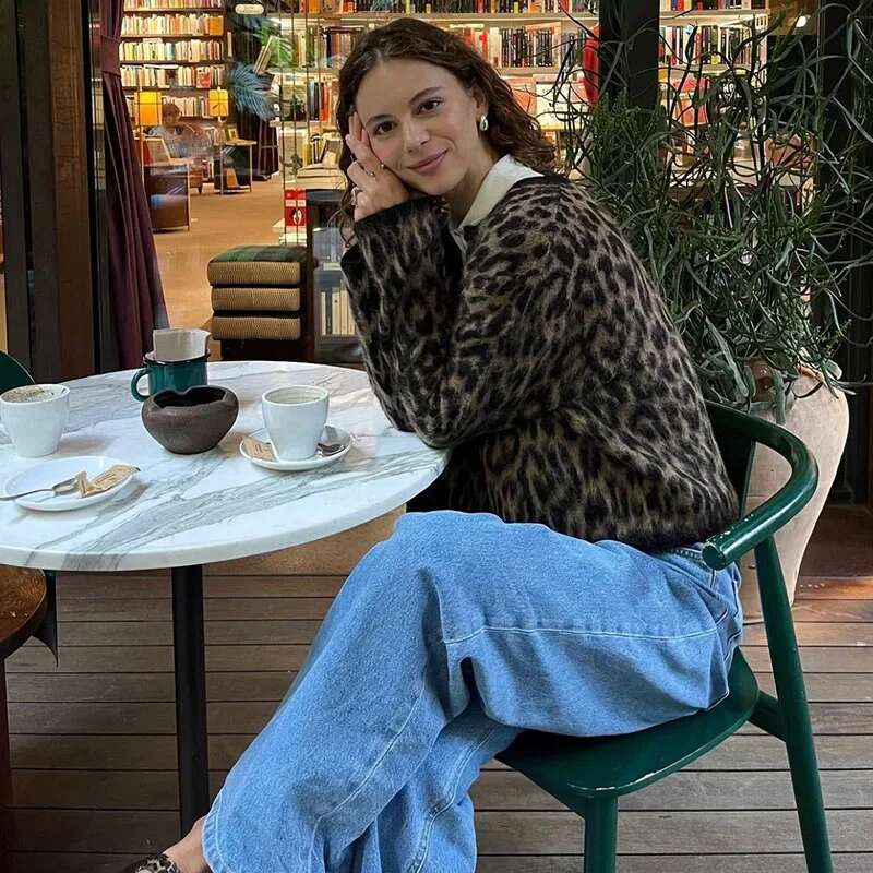 TARUXY Fashion Lepard Knitted Cardigan For Women Loose Casual Long Sleeve Retro Single Breatted Sweater Autumn Outwear
