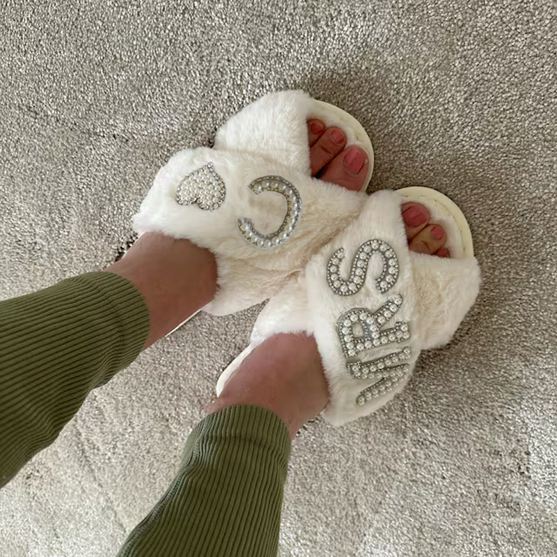 Fashionable Women Slippers Fur Sequins Sandal Fluffy Plush Flip Flops Comfortable Slides Slip On Sandals
