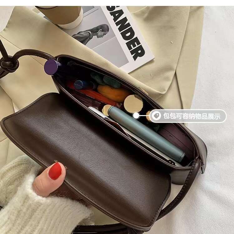 autumn Lady winter new tide net red French one-shoulder Crossbody solid color fashion Underarm Pu Leather small square bag