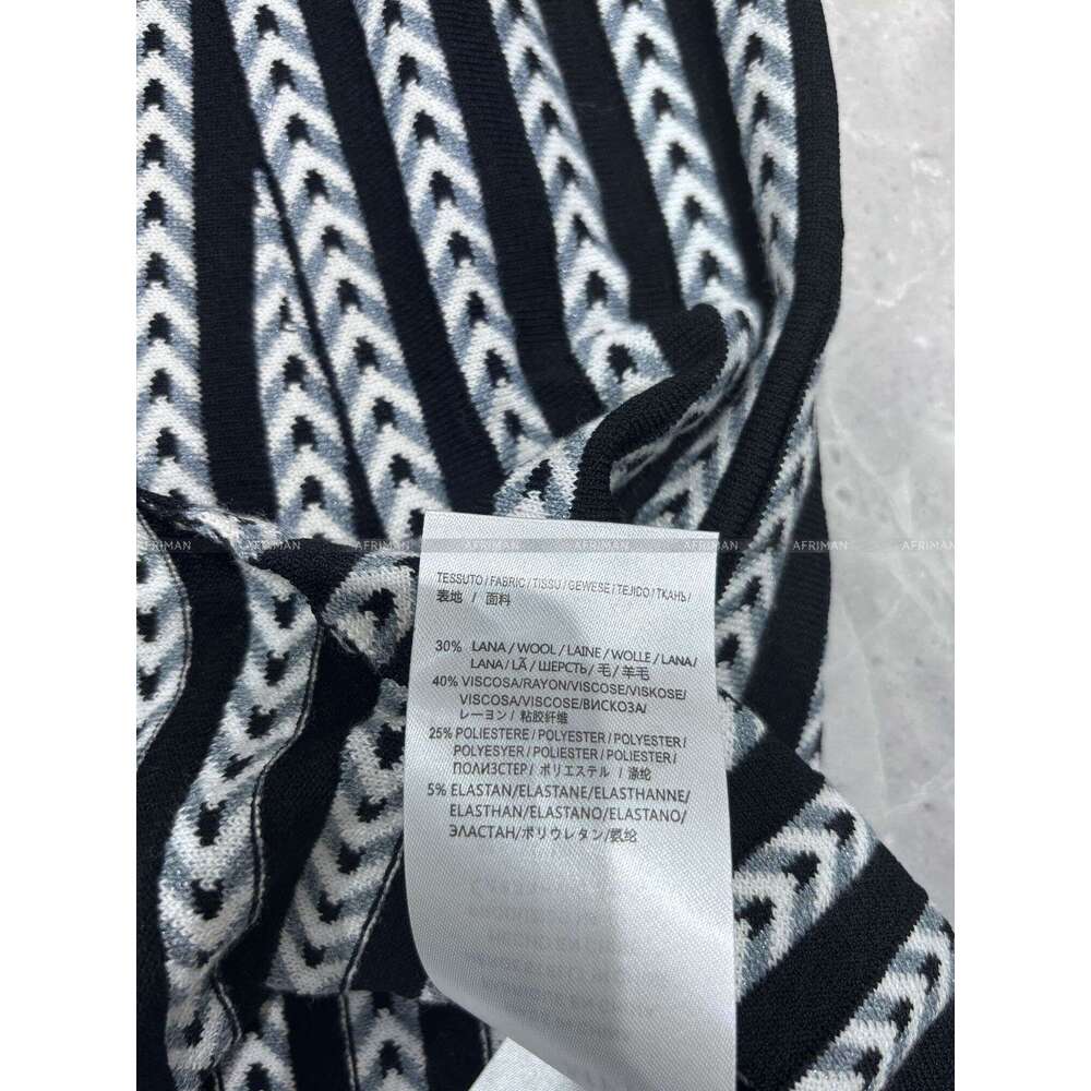 Women Slim Slimming Vertical Striped V-Neck Long Sleeved Knitted Dress