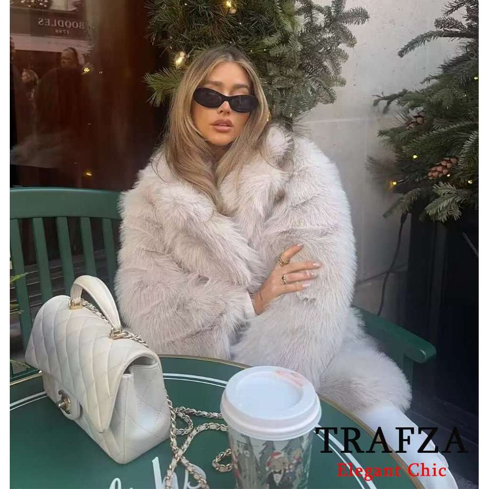 TRAFZA Elegant Loose Women's Lapel Jacket New 2024 Winter Fashion Glamorous High Street Faux Fur Coat